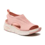 Sandalias deportivas Skechers Arch Fit City Catch color rosa, con capellada tejida transpirable Stretch Fit, plantilla contorneada Arch Fit con soporte para el arco plantar y suela de tracción flexible.