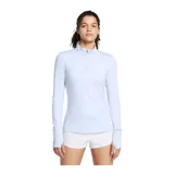 Remera deportiva manga larga fucsia con cierre medio en el cuello y orificios para los pulgares.