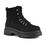Bota de caña media color negro, con cordones y plataforma track.