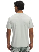Remera deportiva negra Under Armour Vanish Elite Vent de manga corta con logo en el pecho.