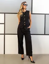 Pantalón de vestir color crema, marca Nanette, de corte recto y tiro alto.