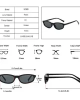 Anteojos de sol con marco ovalado color carey y lentes celestes.