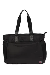 Bolso tipo tote negro con laterales de red, cierre superior con cremallera y doble asa de mano. Incluye bolsillo frontal con cremallera y logo de la marca en la esquina inferior.