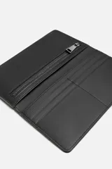 Billetera grande de cuero negro con seis ranuras para tarjetas, dos ranuras laterales, monedero con cremallera y ranura en la parte posterior.