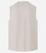 Musculosa marrón de algodón con cuello redondo y corte clásico.