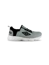 Championes urbanos Umbro modelo Full Moon, color gris con detalles en negro y logo de la marca en el lateral.