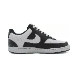 Zapatillas urbanas Nike Court Vision Lo NN, color blanco con detalles en negro y logo en blanco.