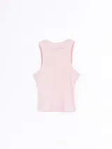 Musculosa negra ajustada al cuerpo, con cuello redondo y diseño de tirantes anchos tipo halter.