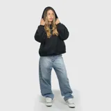 Hoodie negro de corte oversize con capucha amplia. Presenta un estampado gráfico en la espalda con el texto 'VNFO' en letras grandes de color gris azulado, acompañado de coordenadas geográficas y la frase 'NOT FOR EVERYONE If you know, you know.' en blanco.