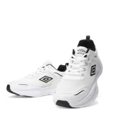 Championes urbanos Umbro Dash, color blanco con detalles en negro.