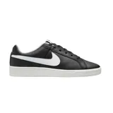 Championes Nike Court Royale negros con el logo de Nike en blanco en los laterales y suela blanca.