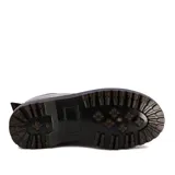 Botas de caña media color negro, con cordones y plataforma con costuras naranjas.