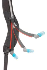 Mochila de hidratación Thule UpTake de 8 litros color naranja, con reservorio de agua de 2.5 litros.