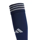 Medias de fútbol Adidas adi 23, color azul marino con tres tiras horizontales blancas en la parte superior y logo de la marca en el frente.