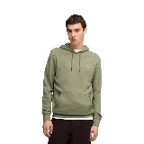 Buzo hoodie Puma Class Graphic color verde oliva, con capucha ajustable con cordón, bolsillo tipo canguro y logo Puma Athletics estampado en el pecho.