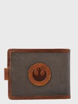 Billetera marrón de canvas y cuero, con el logo de la Alianza Rebelde y múltiples ranuras para tarjetas y billetes.