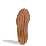 Championes Adidas VL Court 3.0 color rojo con detalles en rosa y suela marrón. Presentan las tres tiras características de la marca en color rosa.