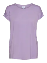 Camiseta lila de corte recto, cuello redondo y mangas cortas con dobladillo.