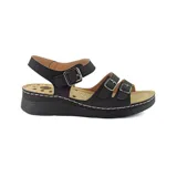 Sandalia de tipo casual, con diseño de tira y cierre ajustable en el tobillo, ideal para el uso diario.