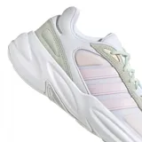 Championes Adidas Ozelle Cloudfoam para mujer, color blanco con detalles en verde y rosa.