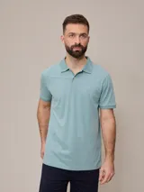 Polo color beige de manga corta con efecto peach.