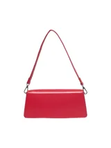 Bolso bandolera rojo con correa desmontable y solapa con cierre magnético.