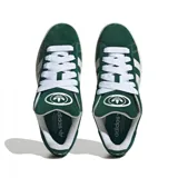 Zapatillas Adidas Campus 00S de hombre, color verde con las tres tiras laterales en blanco, cordones blancos y suela color caramelo.
