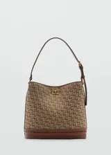 Bolso marrón con estampado de monograma, cierre de tuerca y asa de hombro ajustable.
