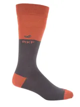 Calcetines largos de bambú para hombre, con diseño de bloques de color naranja y gris. Incluyen logo RKF en el lateral.
