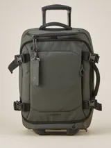 Valija de mano color verde militar con ruedas y manija extensible.