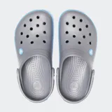 Zapatillas Crocs Crocband™ de diseño deportivo, fabricadas en Croslite™, ligeras y con gran respirabilidad.