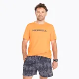 Short deportivo gris con estampado abstracto, de poliéster y spandex, con cintura elástica ajustable con cordón, bolsillos laterales y bolsillo trasero con cierre.