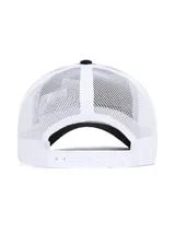 Gorra de béisbol negra con paneles traseros de malla blanca y logo de CAT en amarillo.