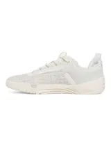 Zapatillas de entrenamiento Under Armour TriBase Reign 6, color celeste con detalles en gris y suela color caramelo.