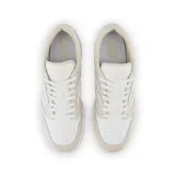 Championes urbanos New Balance BB 480 LBA, de cuero color negro con detalles en blanco y logo "N" en los laterales.