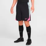 Short de fútbol Nike Strike para hombre, color negro con detalles en rosa y celeste.