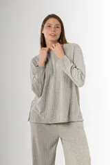 Remerón gris de morley de vara ancha en algodón y viscosa, de silueta amplia y mangas largas.