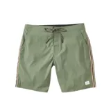 Short de baño color verde militar, con cordón ajustable en la cintura y logo de la marca en la pierna derecha.