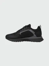 Championes deportivos negros marca BOSS modelo Jonah-Runn, con cordones y detalles en gris.