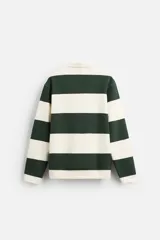 Sudadera tipo polo con cuello clásico, manga larga y diseño a rayas horizontales en color verde oscuro y crudo.