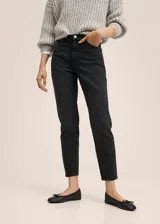 Jeans mom fit de tiro alto, color negro, confeccionados en tejido de algodón elástico estilo denim.