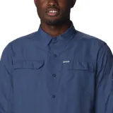 Camisa de manga larga color bordó con tecnología Omni-Shade Upf 50 Sun Protection y Omni-Wick. Cuenta con ventilación, mangas enrollables con soportes para lengüetas y dos bolsillos frontales con solapa.