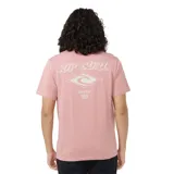 Remera rosa de manga corta con logo de Rip Curl estampado en el pecho.