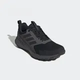 Championes de trail running Adidas Terrex Tracefinder 2, color negro con detalles en gris.