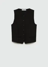 Chaleco negro con corte slim fit, cuello redondo y abotonadura frontal.