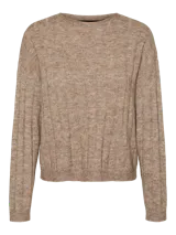 Sweater de punto color beige, con cuello redondo, mangas largas y puños acanalados.