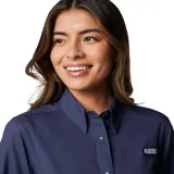 Camisa de manga larga Columbia Tamiami II LS Shirt color celeste, con tecnología Omni-Wick y Omni-Shade con protección solar UPF 40, aperturas de ventilación y tratamiento antimicrobiano.
