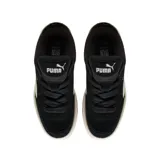 Championes Puma Lifestyle SK8 SD grises con detalles en blanco y suela marrón. Confeccionados en gamuza y tela, con logo de Puma en el lateral. Inspirados en el skateboarding.