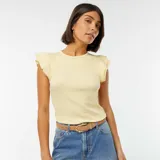 Camiseta amarilla de punto con cuello redondo y mangas cortas con volantes.