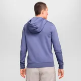 Campera con capucha Nike Sportswear Club Fleece, color azul con cierre frontal y logo bordado en blanco. Tiene bolsillos tipo canguro y puños y cintura acanalados.